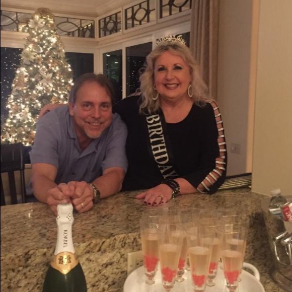 Meet your Posher, Lauren - Picture 2 of 2